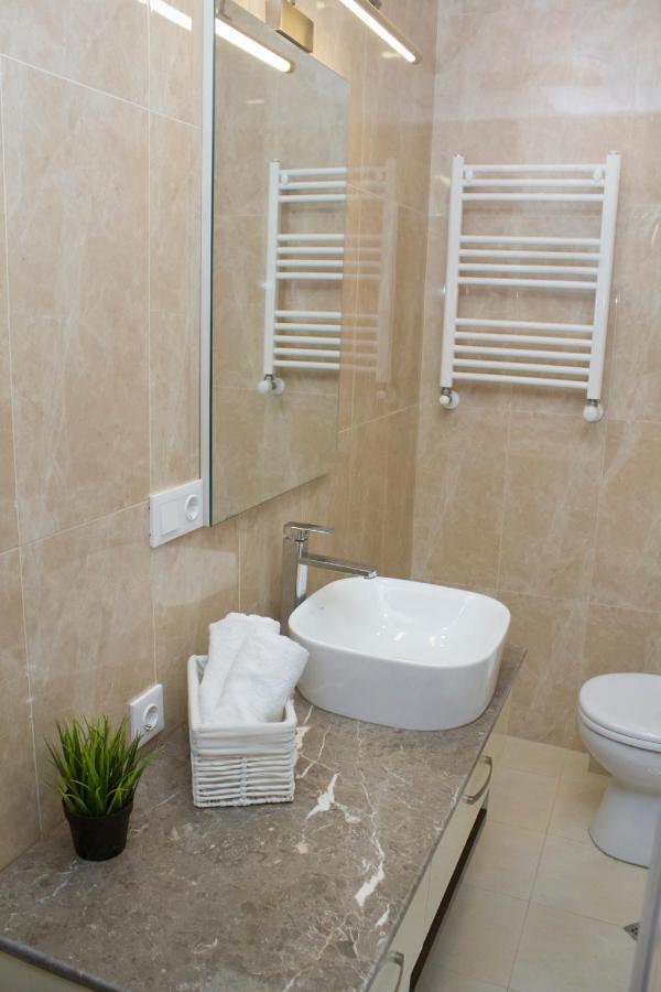 Aura Sameba, Luxury Apartment Tbilisi Eksteriør billede